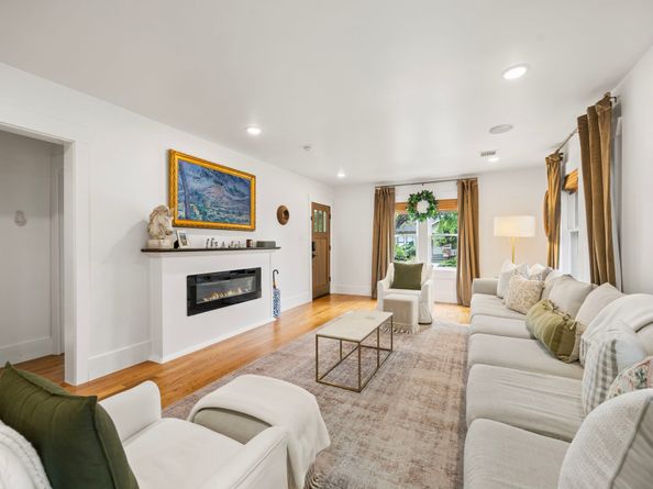 1027 Peddie Street, Houston TX 77009