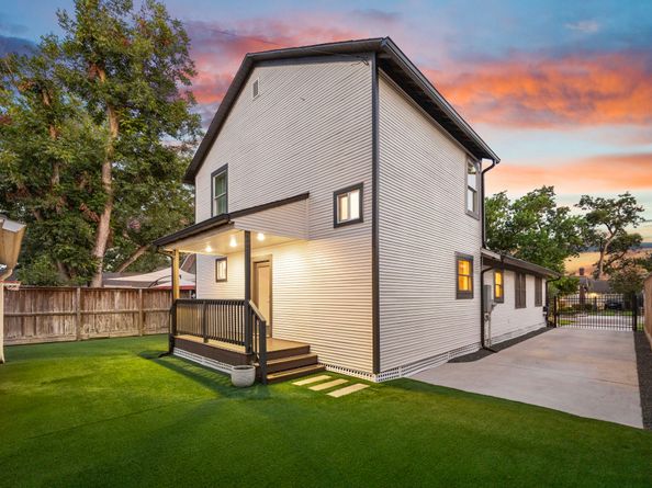 1027 Peddie Street, Houston TX 77009