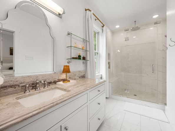 1027 Peddie Street, Houston TX 77009