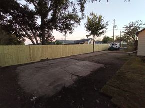 7415 El Paso Street, Houston TX 77020