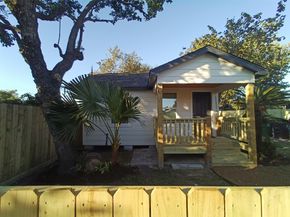 7415 El Paso Street, Houston TX 77020