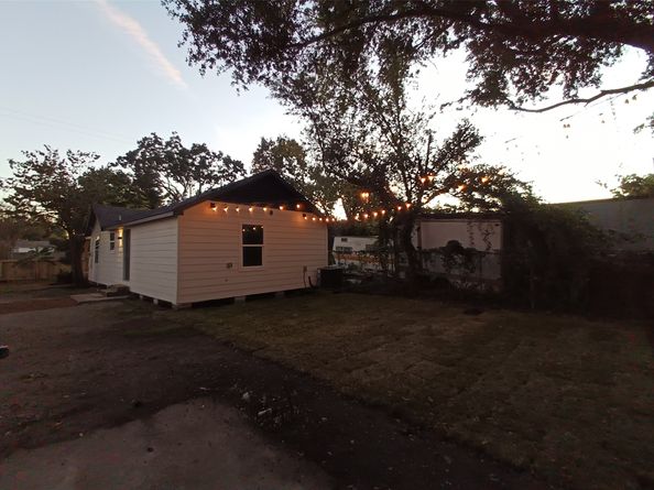 7415 El Paso Street, Houston TX 77020