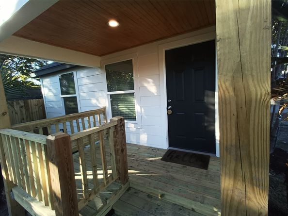 7415 El Paso Street, Houston TX 77020