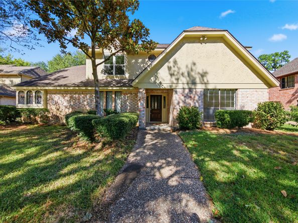 12126 Normont Drive, Houston TX 77070