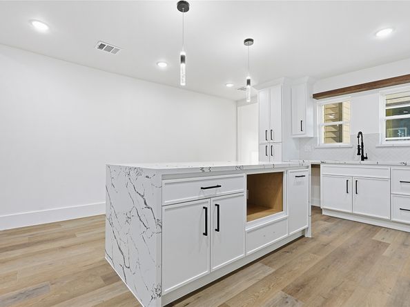 4525 Walker Street, Houston TX 77023