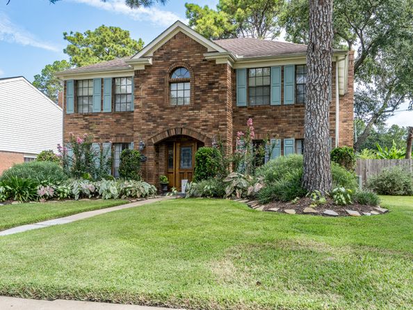 16502 Rainbow Lake Road, Houston TX 77095