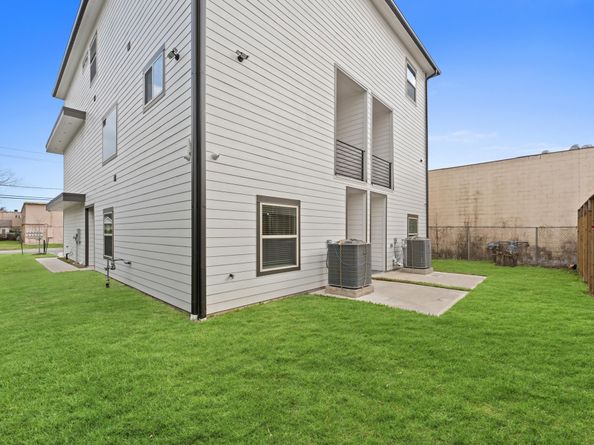 1908 Dismuke Street A, Houston TX 77023