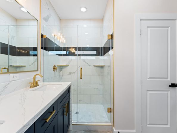 1908 Dismuke Street A, Houston TX 77023