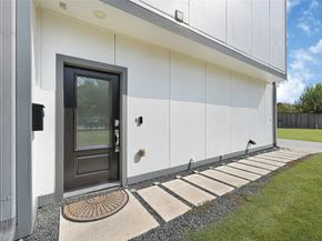 449 W 25th Street C, Houston TX 77008