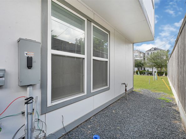 449 W 25th Street C, Houston TX 77008