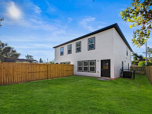 6719 Roanoke Street, Houston TX 77028