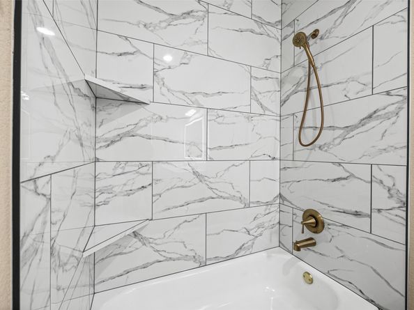 6719 Roanoke Street, Houston TX 77028