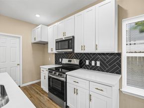 6719 Roanoke Street, Houston TX 77028