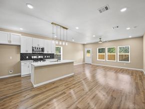 6719 Roanoke Street, Houston TX 77028