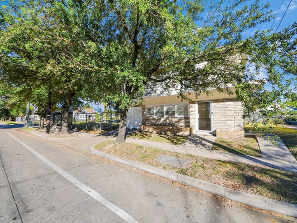 5303 Lyons Avenue 4, Houston TX 77020