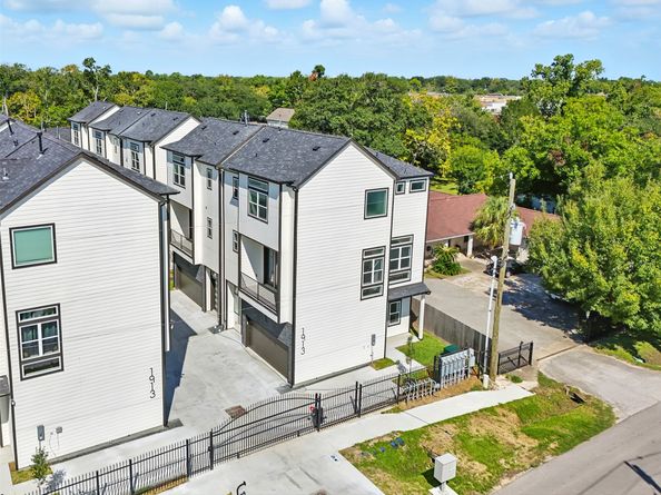 1913 Hoskins Drive H, Houston TX 77080