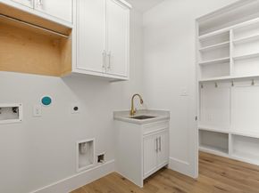 710 Waverly Street D, Houston TX 77007