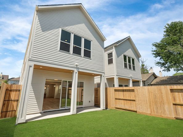 710 Waverly Street D, Houston TX 77007