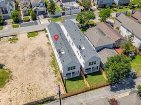 710 Waverly Street D, Houston TX 77007