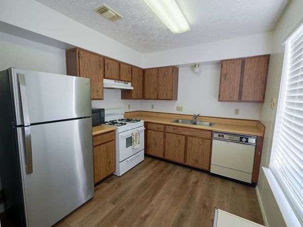 11911 E Marsham Circle, Houston TX 77066