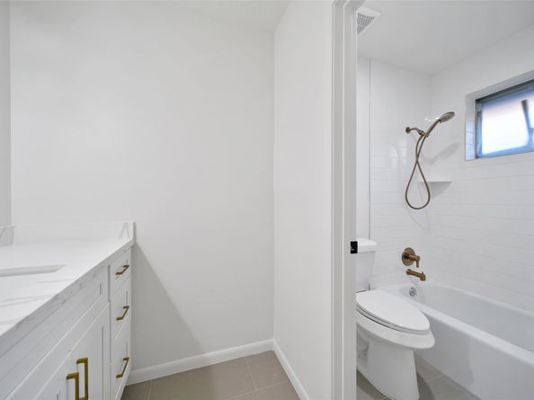 5411 Fairgreen Lane, Houston TX 77048