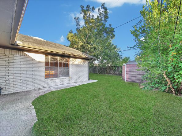 5411 Fairgreen Lane, Houston TX 77048