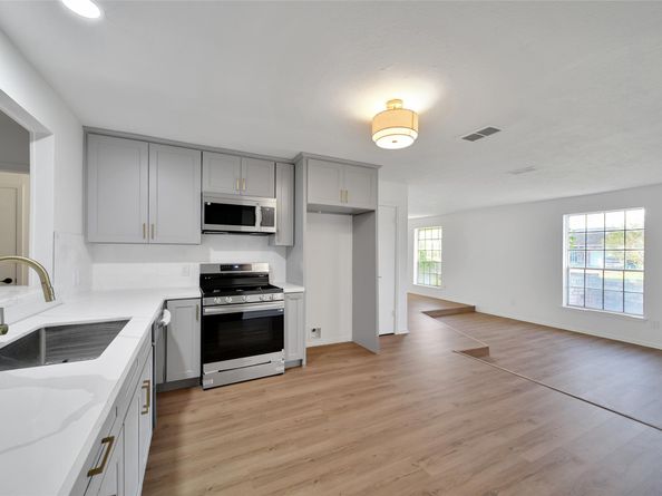 5411 Fairgreen Lane, Houston TX 77048