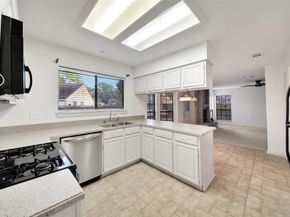 34 Village Knoll Place, The Woodlands TX 77381