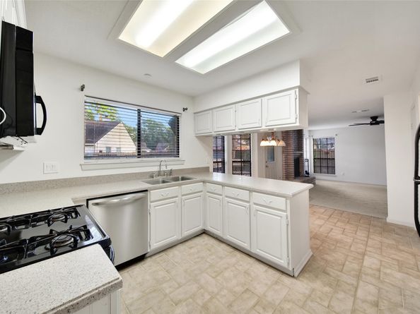 34 Village Knoll Place, The Woodlands TX 77381