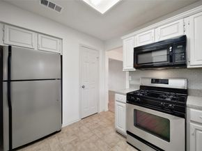 34 Village Knoll Place, The Woodlands TX 77381