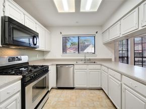 34 Village Knoll Place, The Woodlands TX 77381