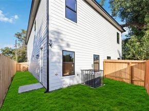 5222 Gold Street, Houston TX 77026