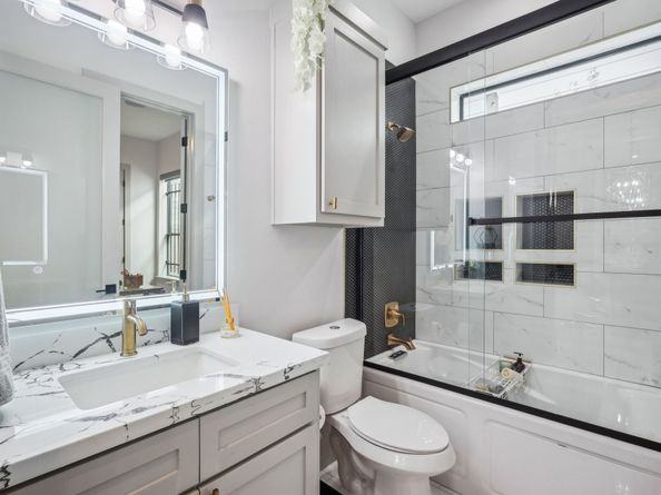 3512 Cobb Street, Houston TX 77004