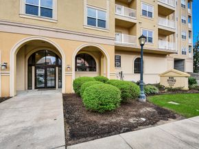 2203 Dorrington Street 400, Houston TX 77030