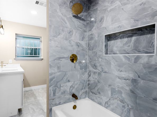 4717 Pickfair Street, Houston TX 77026