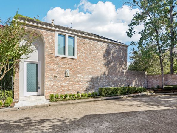 5 River Hollow Lane, Houston TX 77027