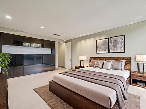 5 River Hollow Lane, Houston TX 77027