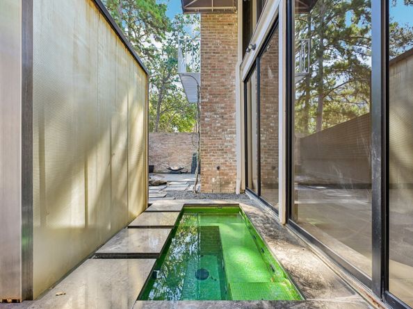 5 River Hollow Lane, Houston TX 77027