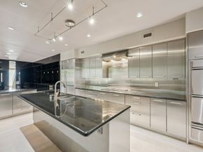 5 River Hollow Lane, Houston TX 77027