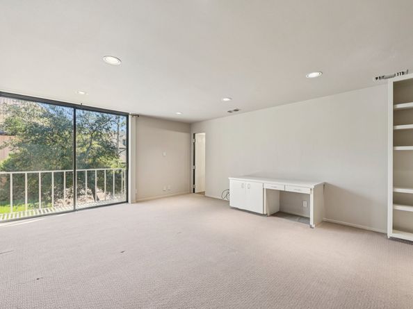 5 River Hollow Lane, Houston TX 77027