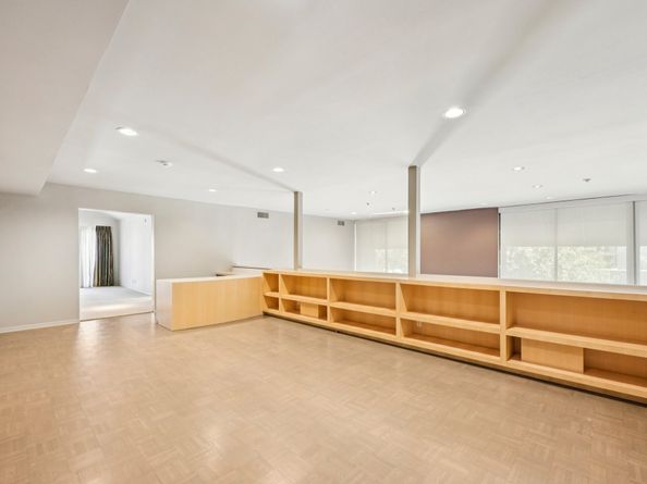 5 River Hollow Lane, Houston TX 77027