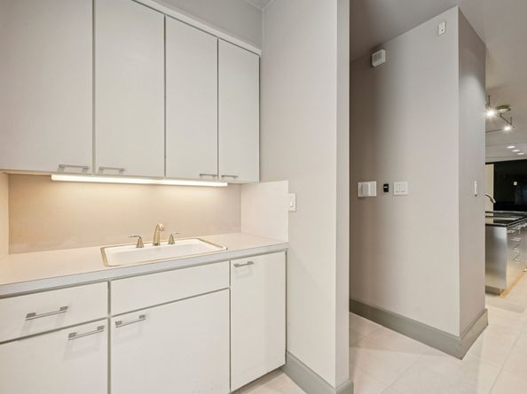 5 River Hollow Lane, Houston TX 77027