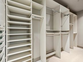 5 River Hollow Lane, Houston TX 77027