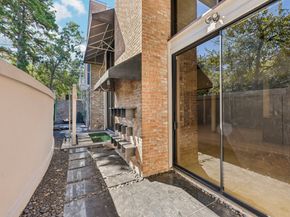 5 River Hollow Lane, Houston TX 77027