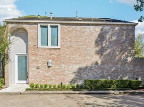 5 River Hollow Lane, Houston TX 77027