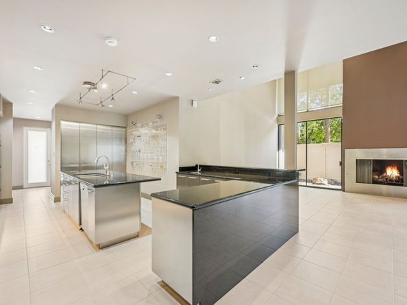 5 River Hollow Lane, Houston TX 77027