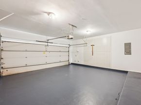 5 River Hollow Lane, Houston TX 77027