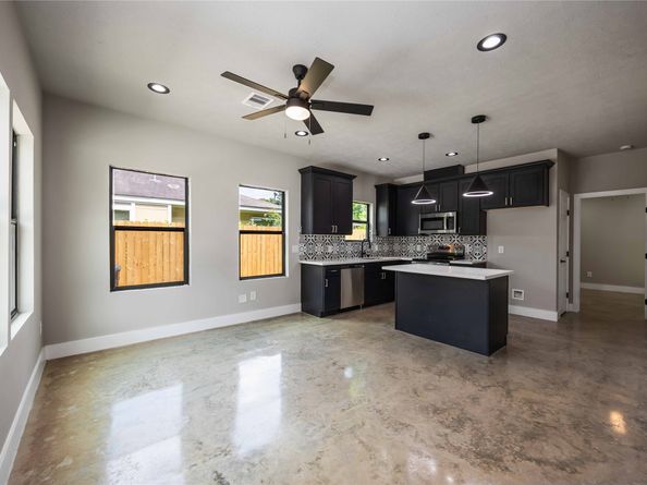 2407 Dolly Wright Street, Houston TX 77088