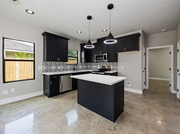 2407 Dolly Wright Street, Houston TX 77088