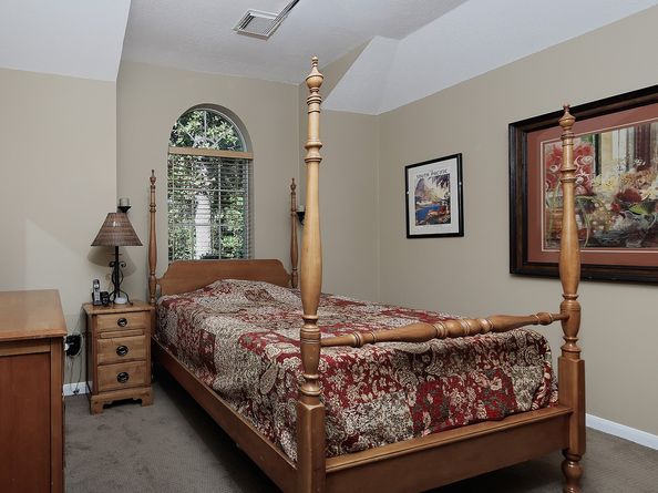 2 Taper Glow Place, The Woodlands TX 77381